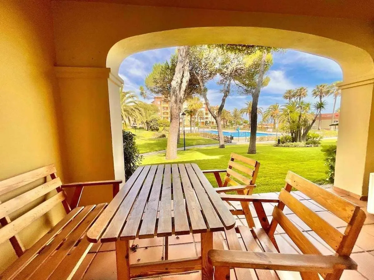 Residencial Alcaraván Apartamentos de 2 y 3 dormitorios en primera línea Isla Canela España