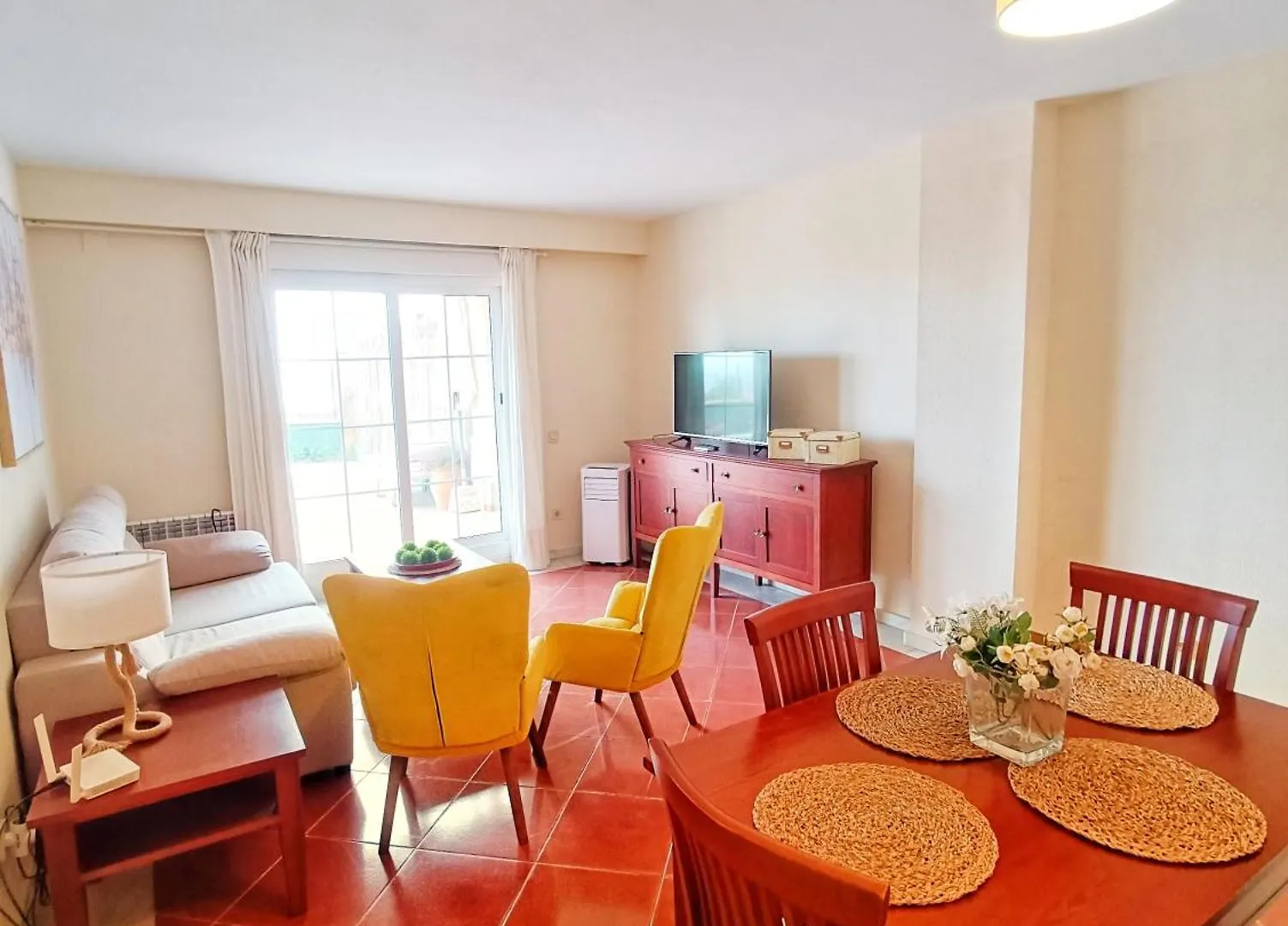 Residencial Alcaraván Apartamentos de 2 y 3 dormitorios en primera línea Isla Canela