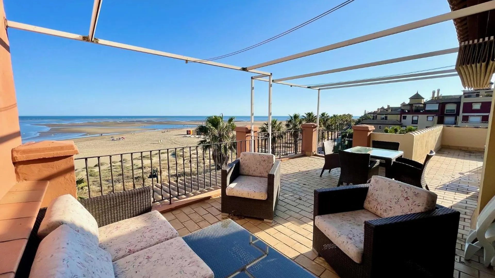 Residencial Alcaraván Apartamentos de 2 y 3 dormitorios en primera línea Isla Canela 0*,