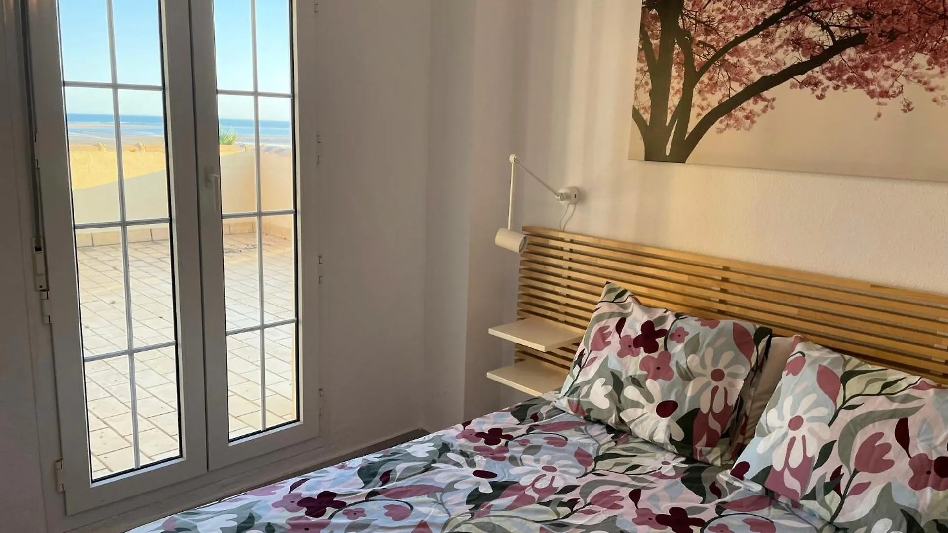 Residencial Alcaraván Apartamentos de 2 y 3 dormitorios en primera línea Isla Canela 0*,  España